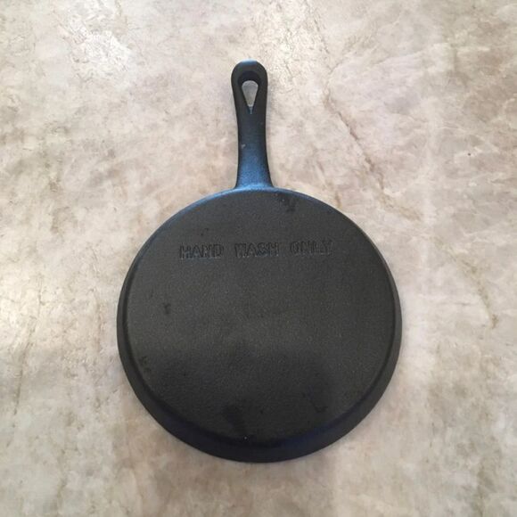 Mini Cast Iron Skillet - Picture 2 of 3
